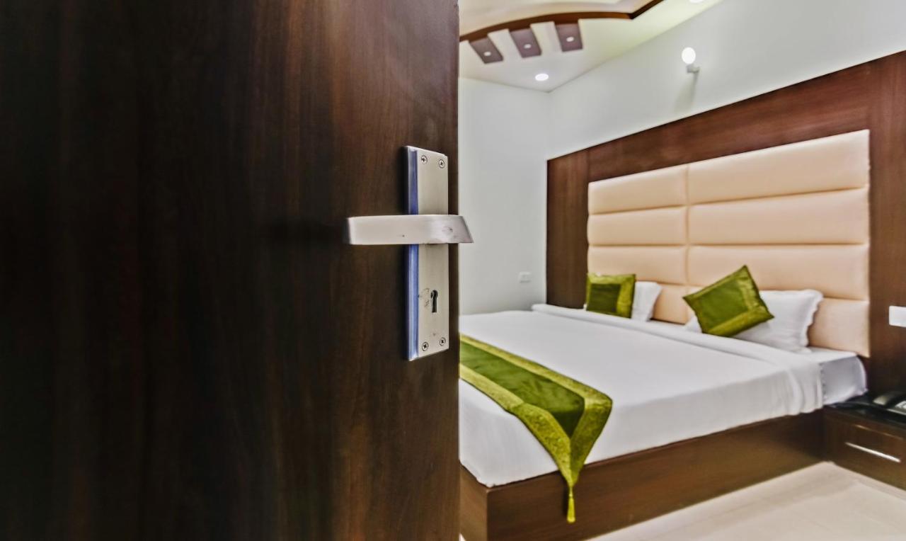 Treebo Resto- Near Lucknow Railway Station Hotel Екстериор снимка