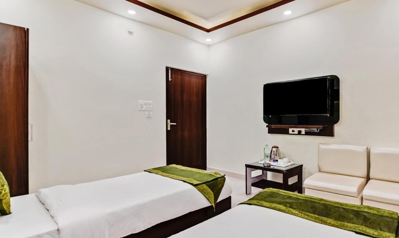 Treebo Resto- Near Lucknow Railway Station Hotel Екстериор снимка