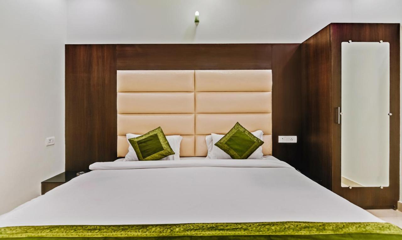 Treebo Resto- Near Lucknow Railway Station Hotel Екстериор снимка