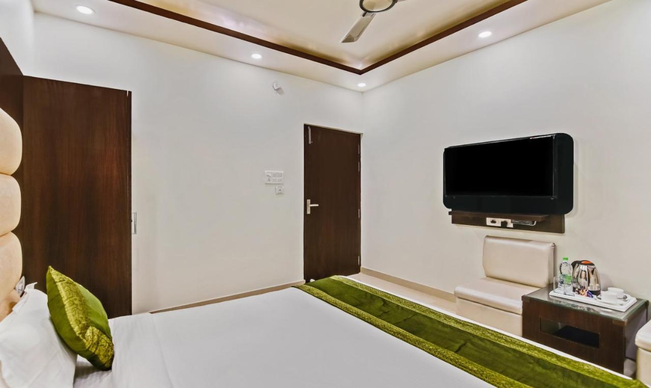 Treebo Resto- Near Lucknow Railway Station Hotel Екстериор снимка